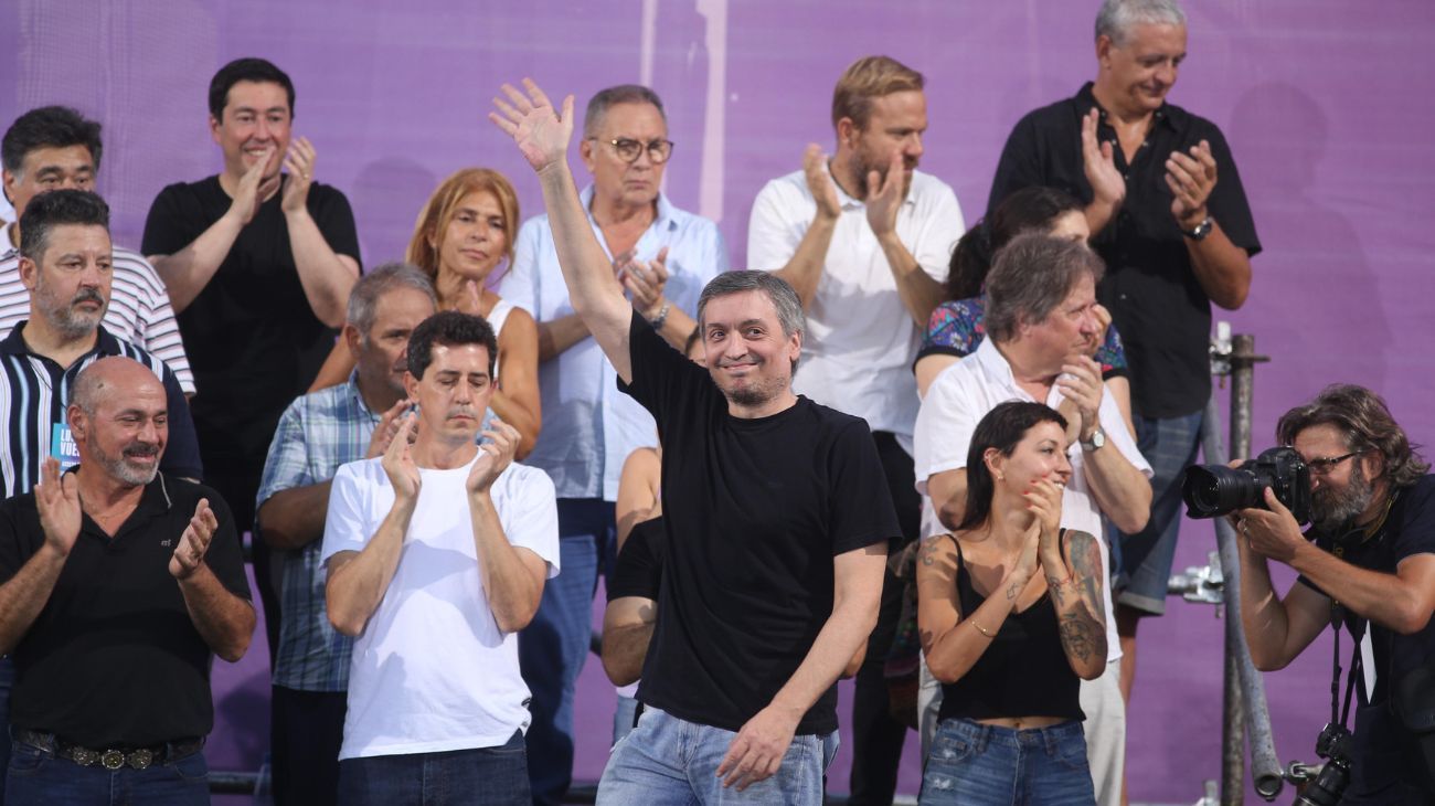 Máximo Kirchner cerró el acto en Avellaneda en medio de la interna oficialista: "Más humildad compañeros, para poder construir una victoria"