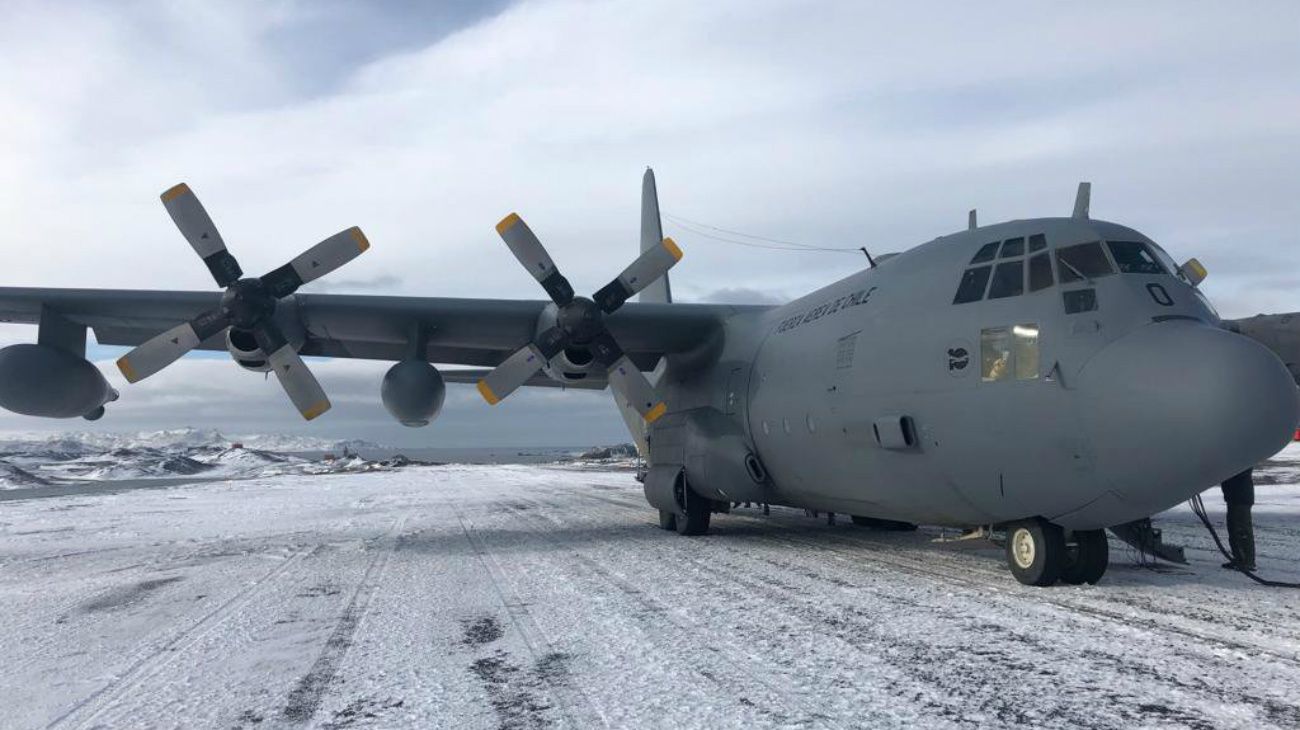 Cómo es la búsqueda del avión chileno que se perdió mientras volaba a la Antártida