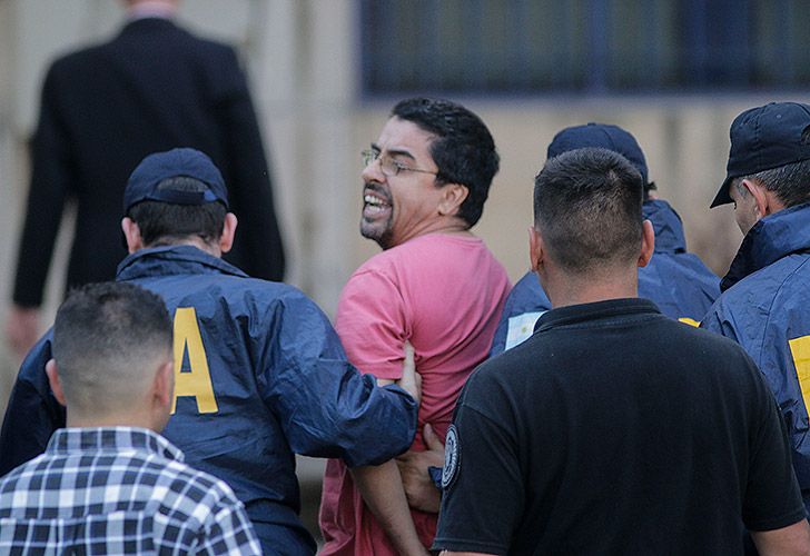 Fernando Esteche "pasa la gorra" para pagar su fianza