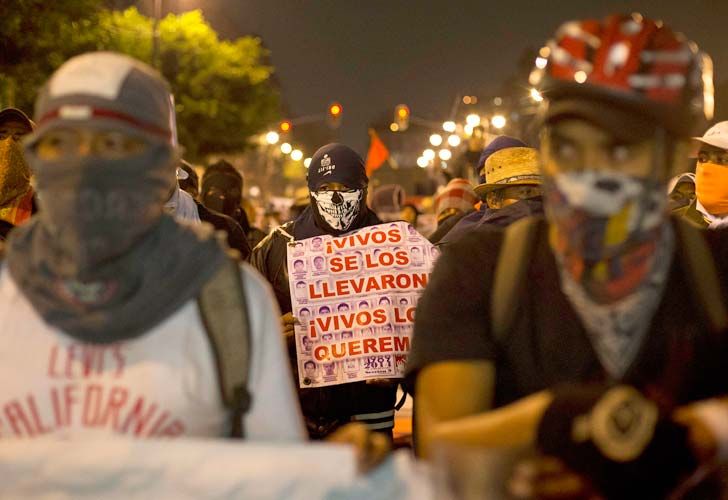 México: detuvieron al jefe policial acusado de entregar a “los 43”