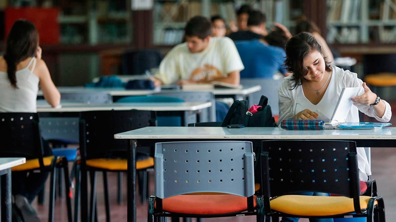 Más estudiosas, pero también más subocupadas y desempleadas