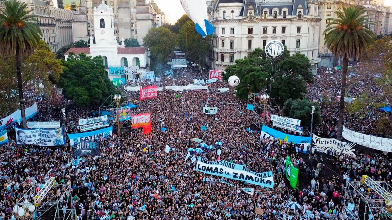 Sin planes de ceder con las universidades, hay más recortes de partidas
