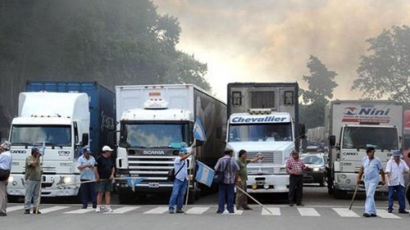 Las protestas de camioneros crecen en Córdoba y se extienden a otras provincias