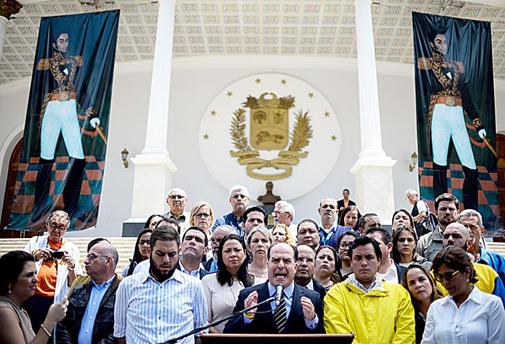 Débiles protestas opositoras tras la sentencia de la Corte