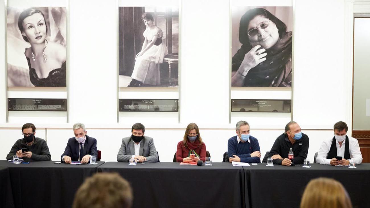El Gobierno analizó con la Ciudad y la Provincia la situación de comercios y barrios populares