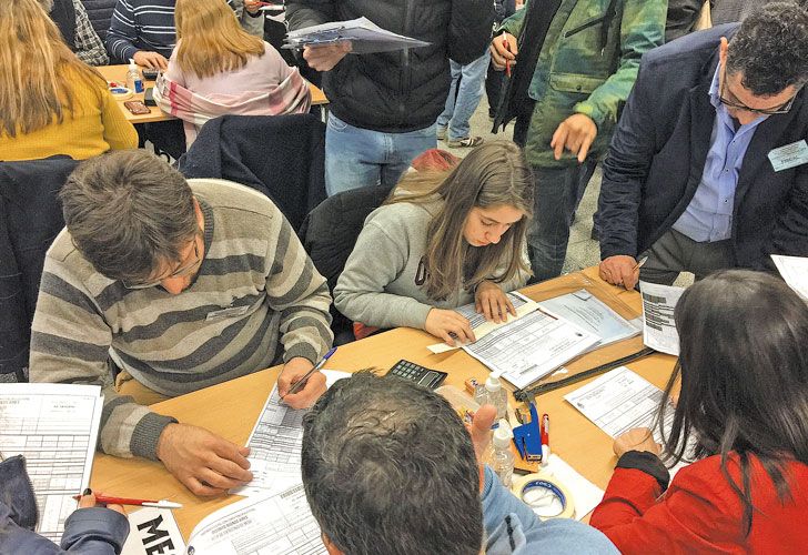 El kirchnerismo cree que el escrutinio dará ganadora a CFK por medio punto