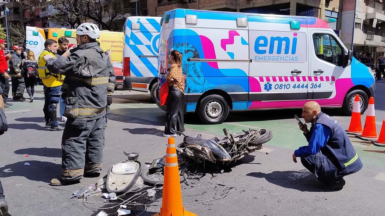 Córdoba: perdió el control del auto, atropelló a más de una decena de personas y quedó detenido