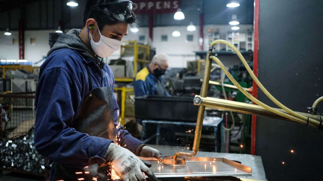 La industria siguió a media marcha en mayo: usó sólo el 46% de su capacidad