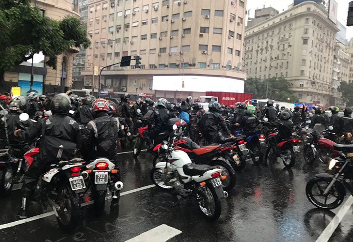 Es el turno de los motoqueros: protesta frente al Obelisco