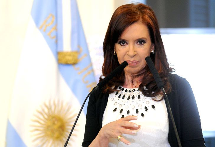 Lista para la 'matiné', @Cristinasacada apalea 'chanchos' en la oposición