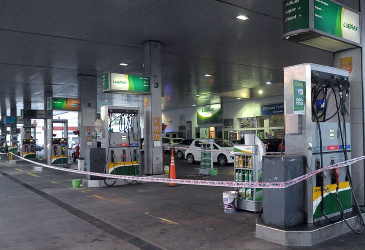 Desde mayo, cerró una estación de servicio cada cinco días