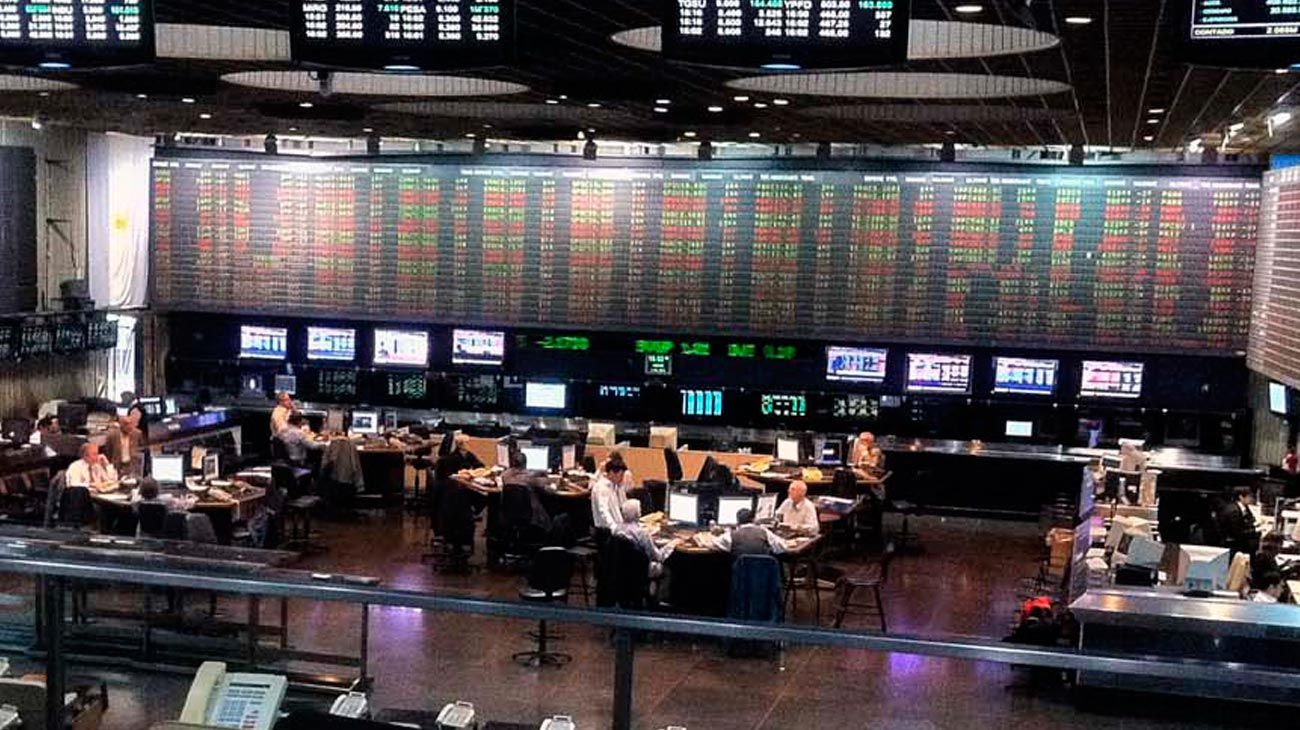 Mercado financiero: cautela global y dudas locales condicionan las inversiones