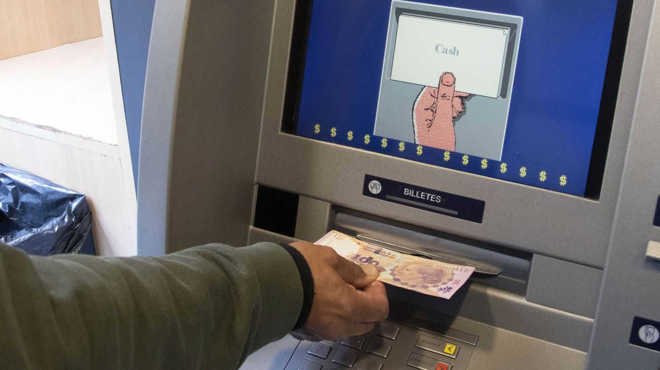 Cómo retirar efectivo del cajero automático sin tarjeta de débito