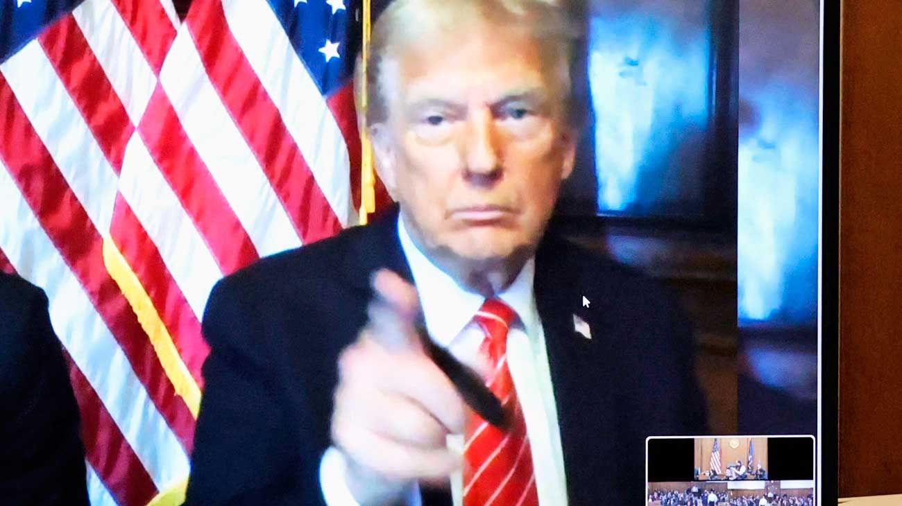 Final surrealista del juicio a Trump