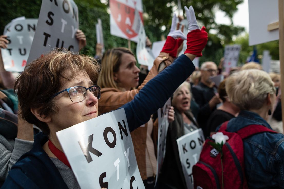 Bloque de Merkel arriesga choque con Polonia por efectivo de UE