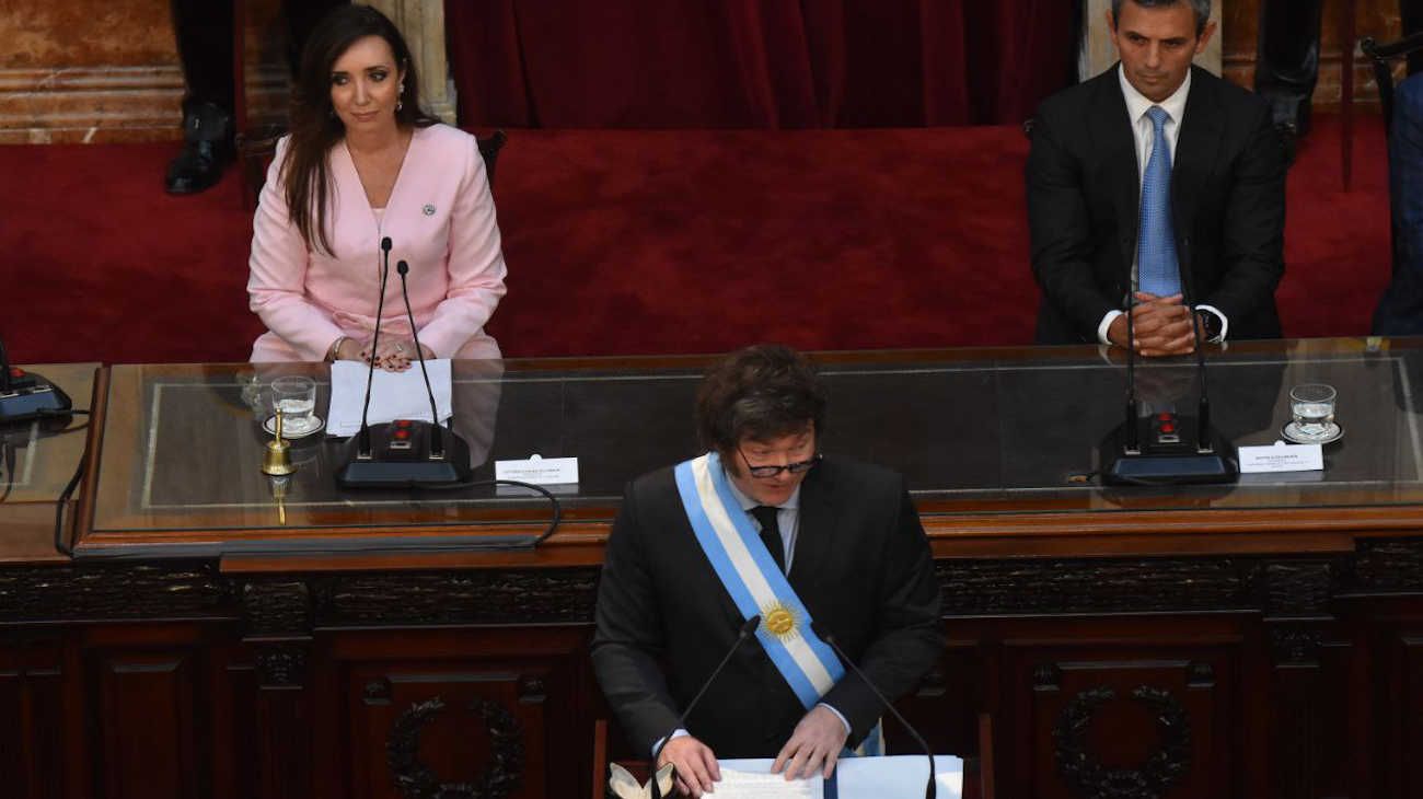 Menem y Villarruel aumentaron un 30% los sueldos de diputados y senadores