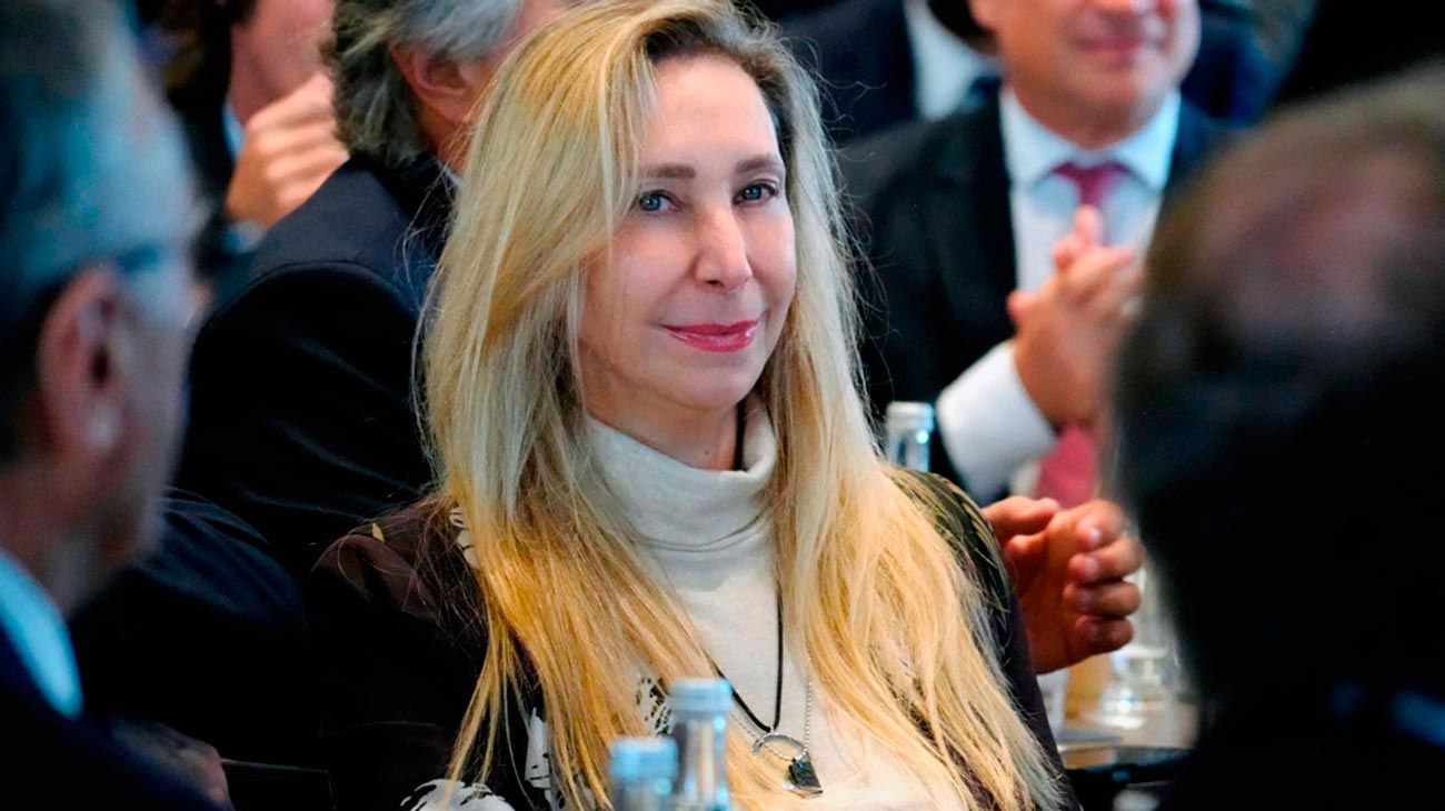 Karina también se desloma