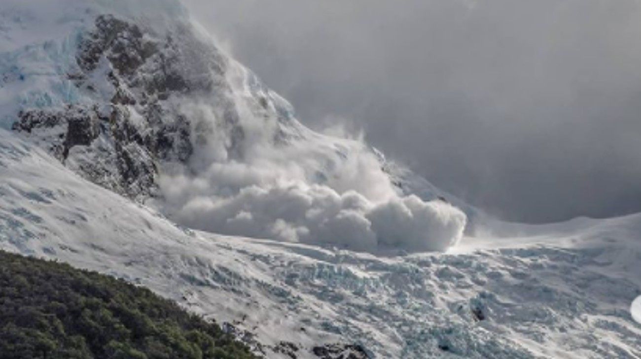 Una avalancha en un glaciar de Santa Cruz fue un espectáculo extra para turistas
