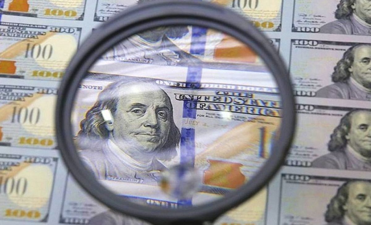 Confusión en las redes por una normativa del BCRA sobre operaciones con dólares