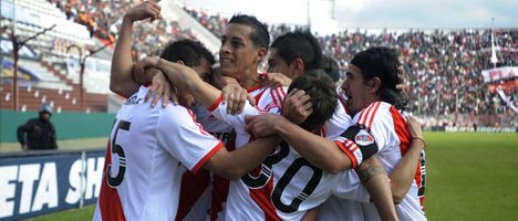 River le ganó a Huracán y es puntero