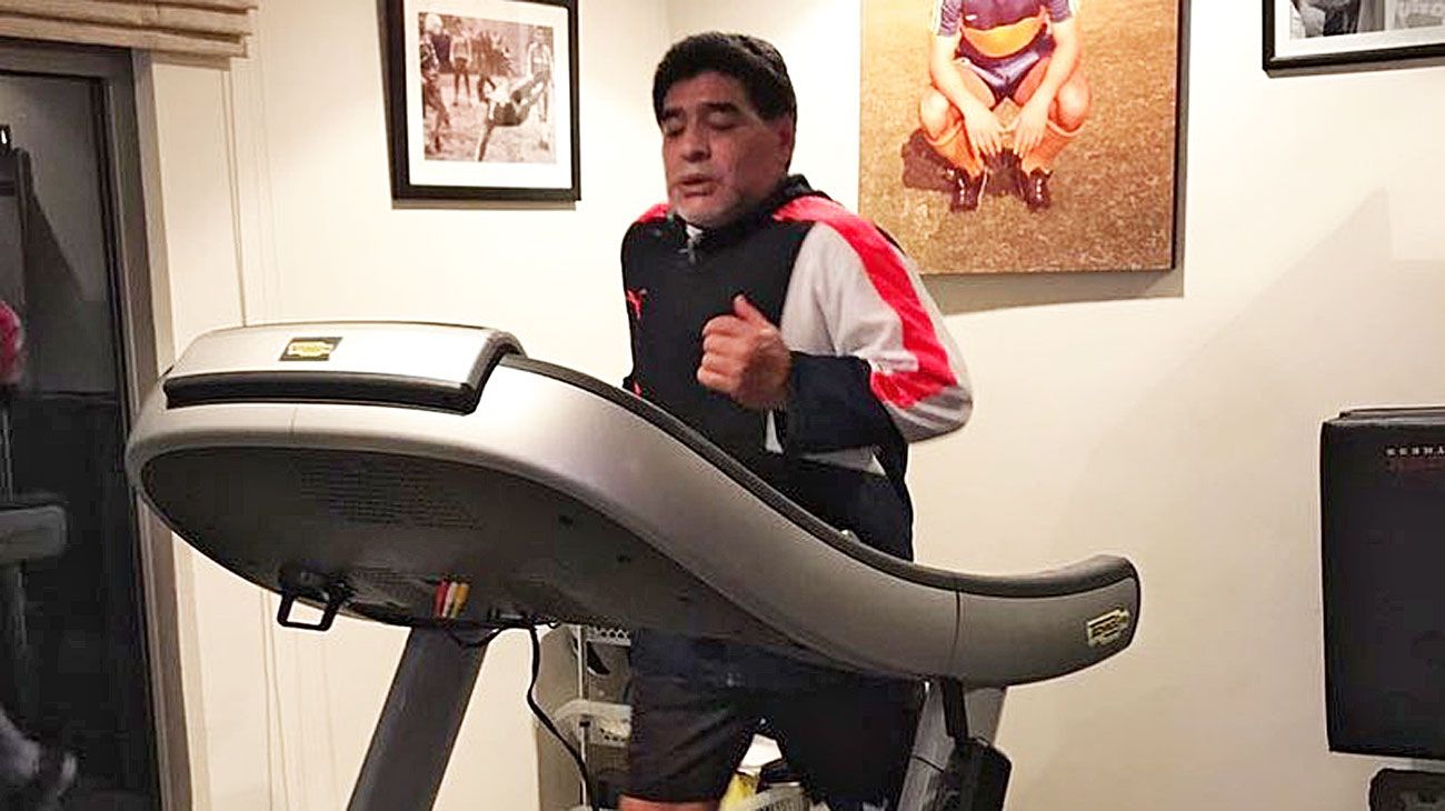 Maradona se internó en una clínica de Colombia para un chequeo médico