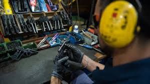Eliminan requisitos para comerciantes de armas