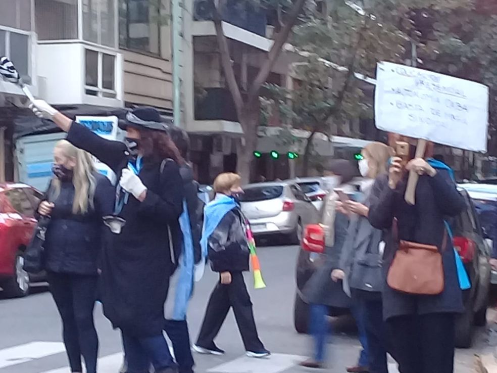 Nuevo cacerolazo frente al edificio en que vive Cristina Kirchner