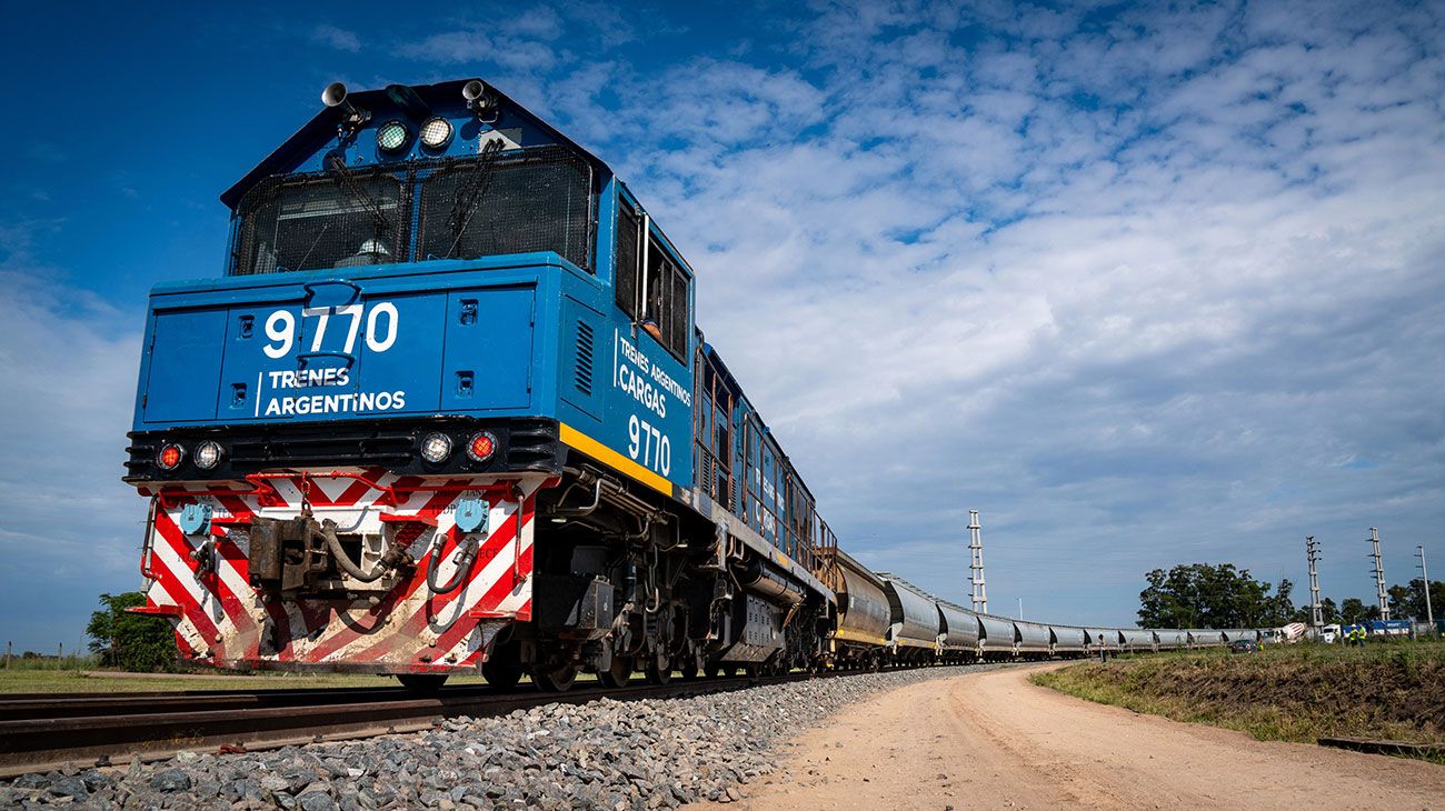 Belgrano Cargas: Caputo anunció licitación nacional e internacional para privatizarlo con clausula "anti-china"