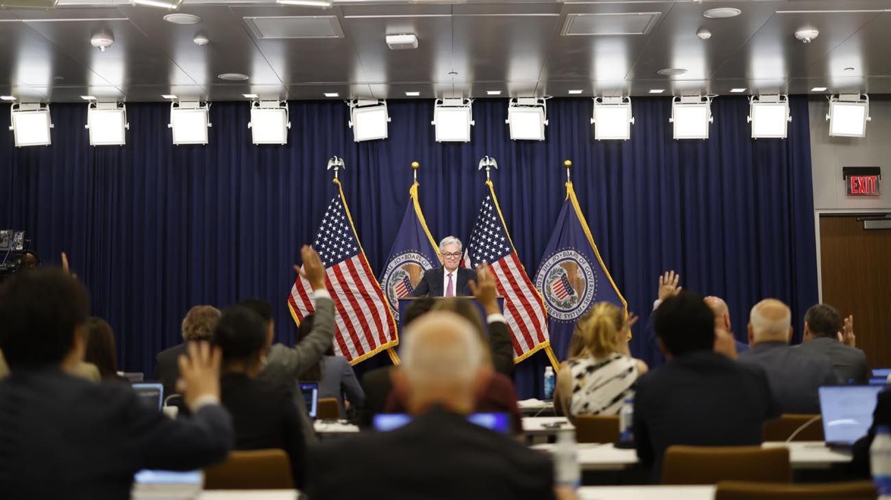 Las acciones se desploman tras anuncios restrictivos de Powell
