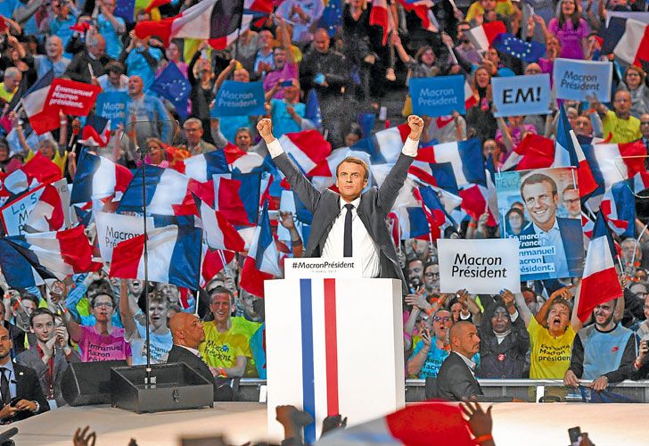 Macron ya se prueba el traje de presidente