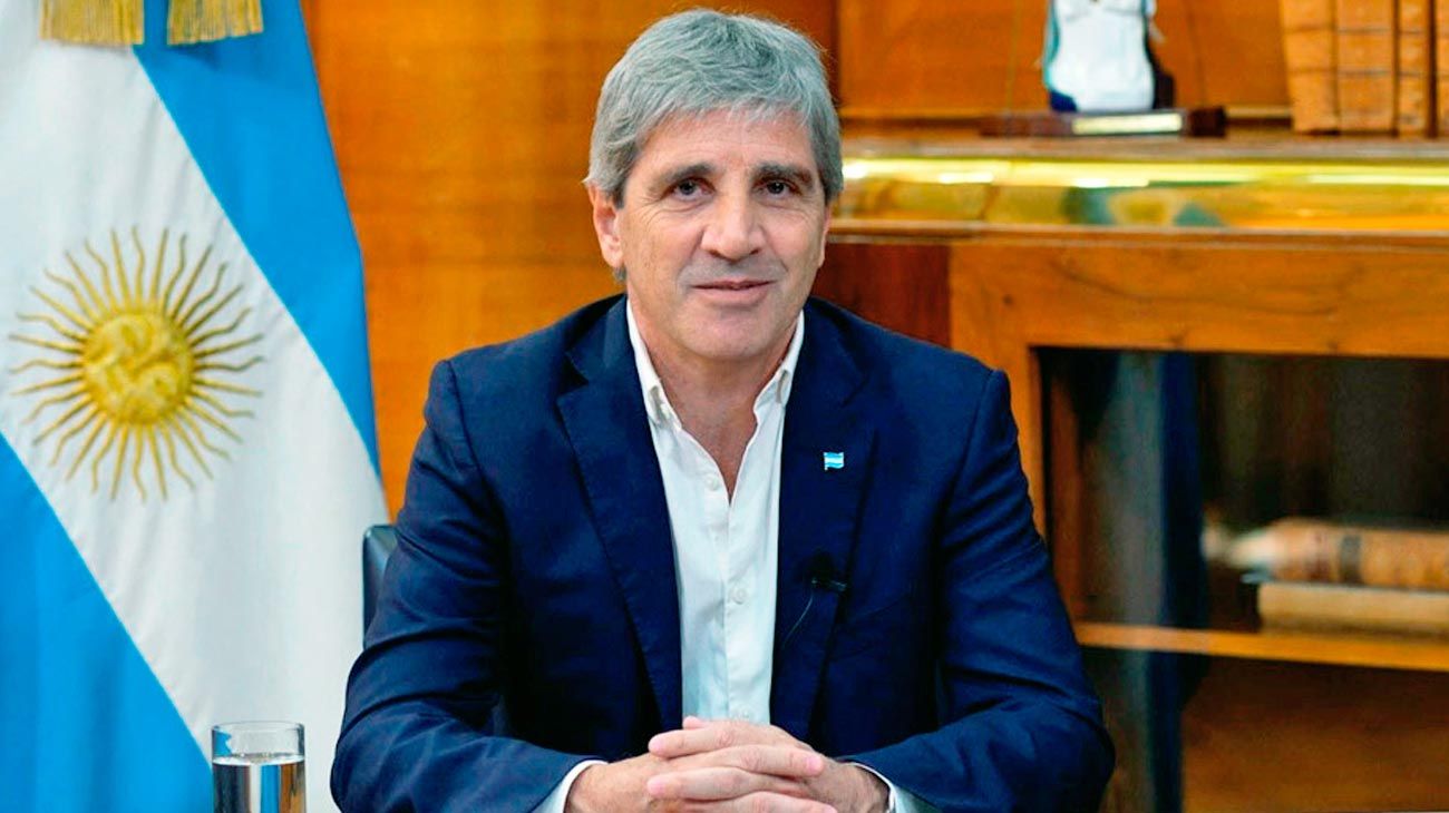 Caputo adelantó cambios en el esquema del dólar