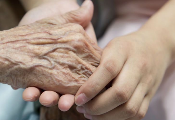 Se casó con su tío abuelo meses antes de su muerte y le negaron la pensión