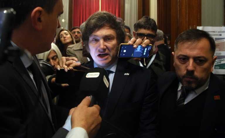 Javier Milei desconfía de las encuestas que le dan una ventaja de dos puntos