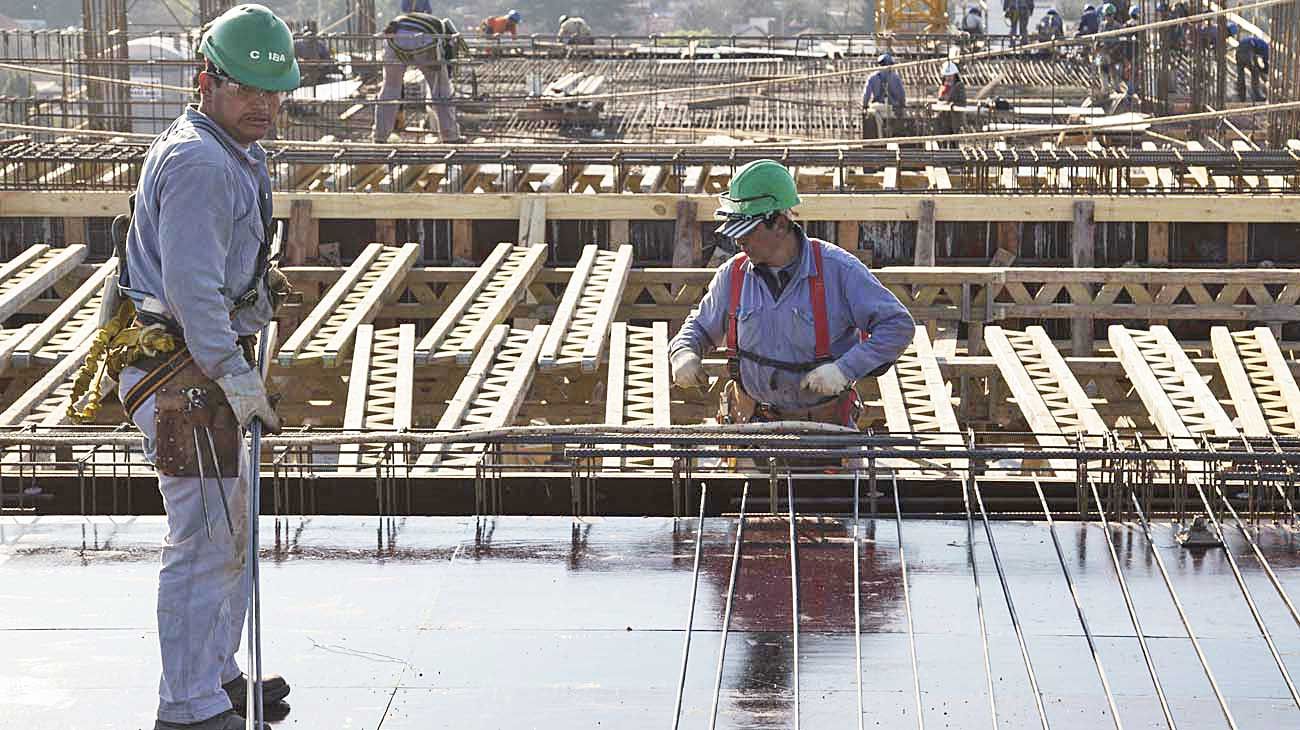 "Cal y arena" en la Construcción: bajó 12,9% interanual, pero es la menor caída en cuarentena