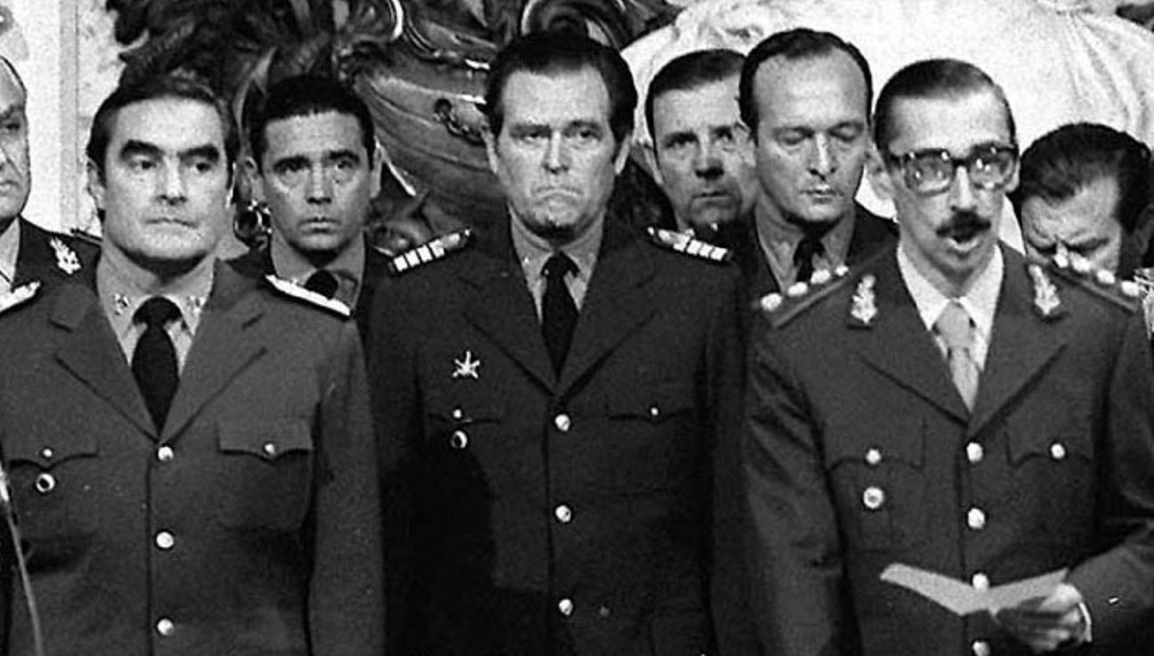 Los indultos de Carlos Menem: un "intento de pacificación" que no detuvo a la Justicia