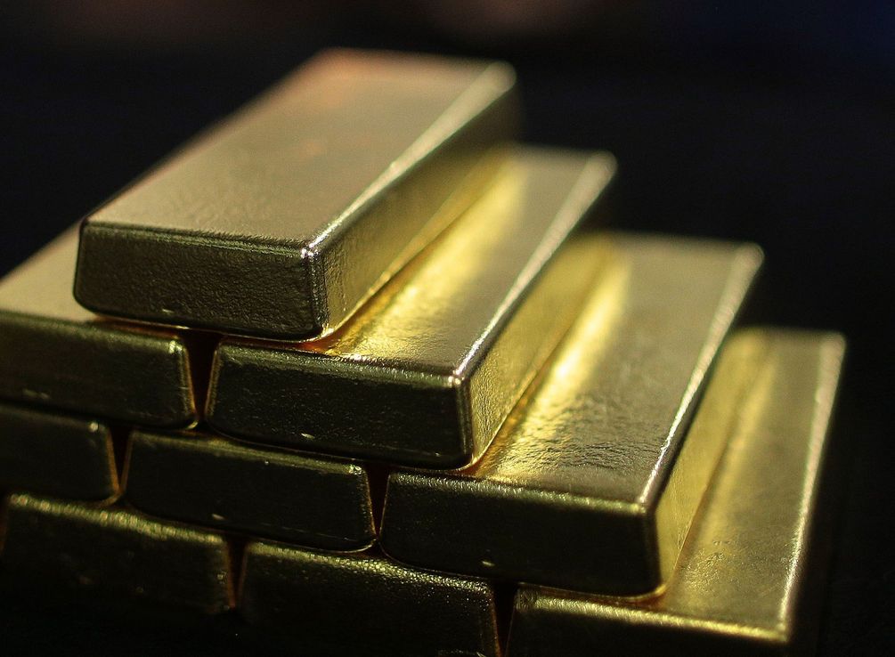 El oro sube por encima de US$2.000 por esperanzas de estímulo