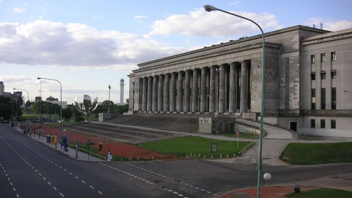 El Gobierno busca arancelar las universidades para extranjeros