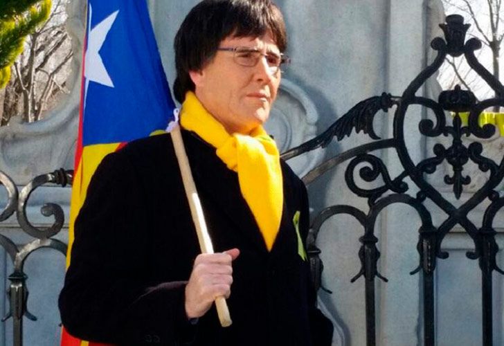 Confunden e intentan detener a un humorista caracterizado como Puigdemont