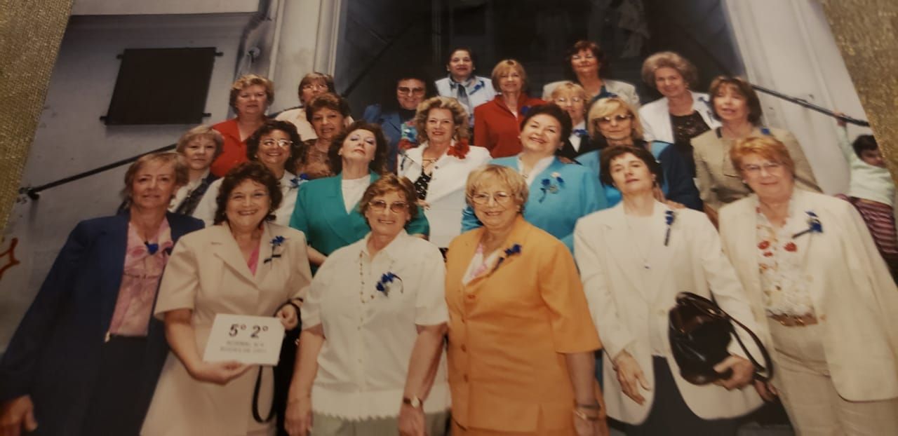 Maestras de 80 años aprendieron a usar zoom para poder recordar a Sarmiento