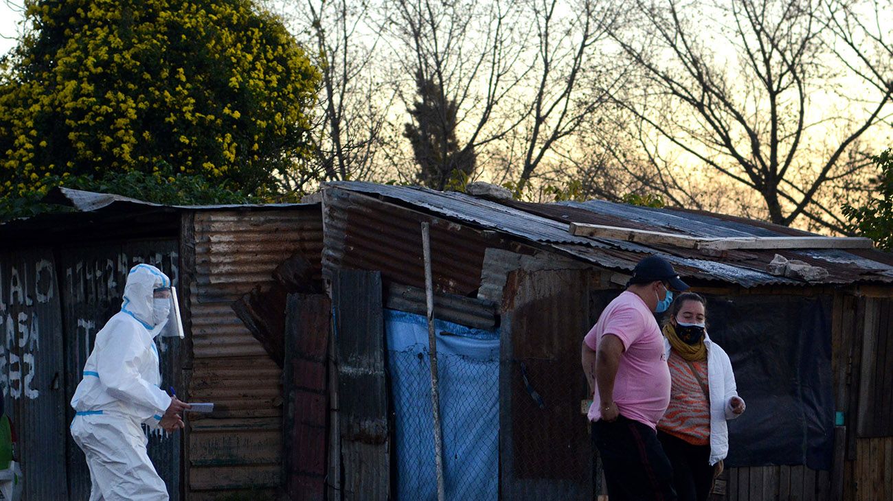 Cómo es Villa Azul por dentro: dos realidades, entre Quilmes y Avellaneda