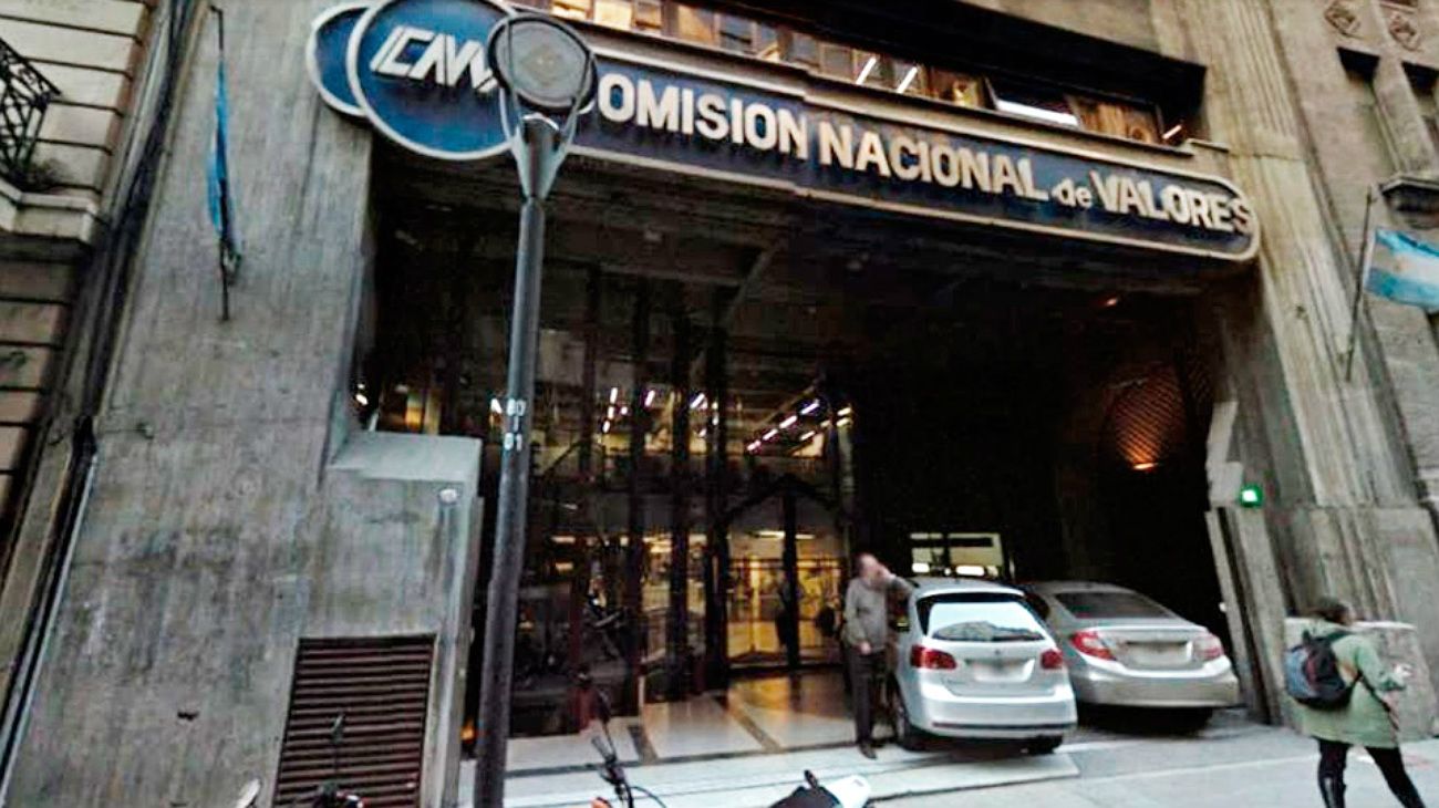 Dólar caliente: limitan las tenencias en divisas de los fondos de inversión