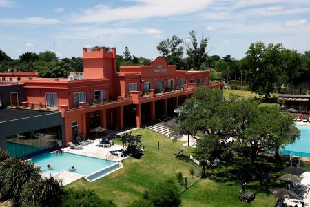 El mejor hotel para eventos en Chascomús: lujo, exclusividad y vistas a la laguna
