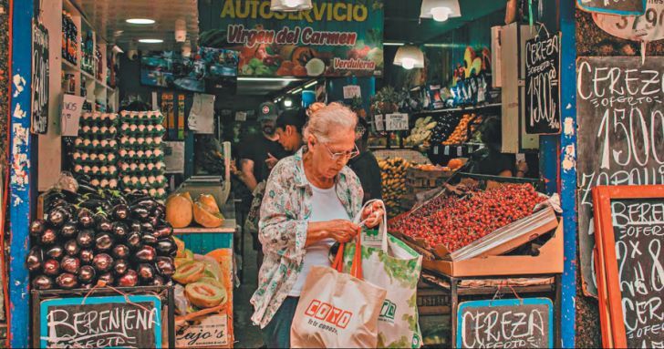 Fase 2 con menos dólares: para analistas, el "timing correcto" para una devaluación sería octubre