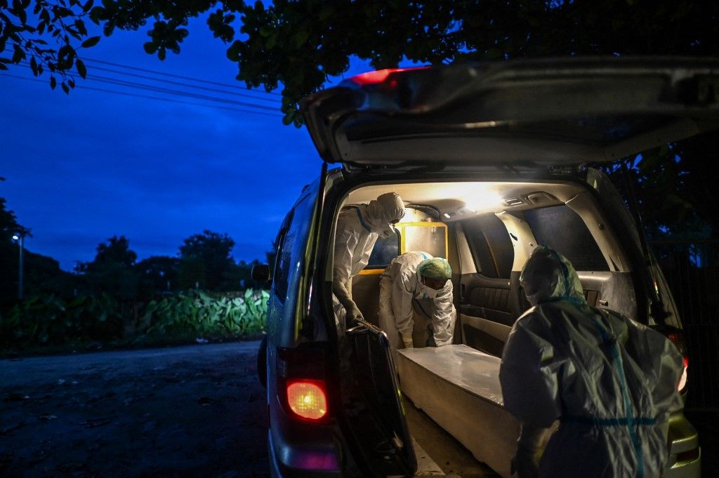 Por miedo al Covid-19, en Myanmar las familias abandonan a sus muertos