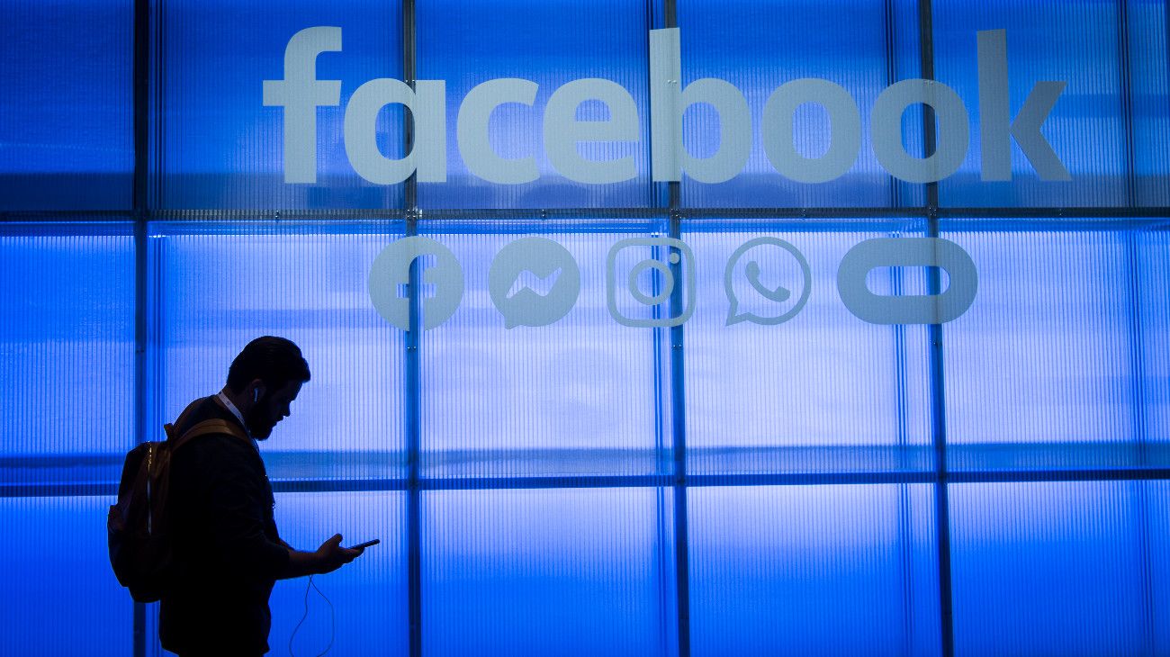 Facebook no dice nada sobre oyentes humanos para transcripciones