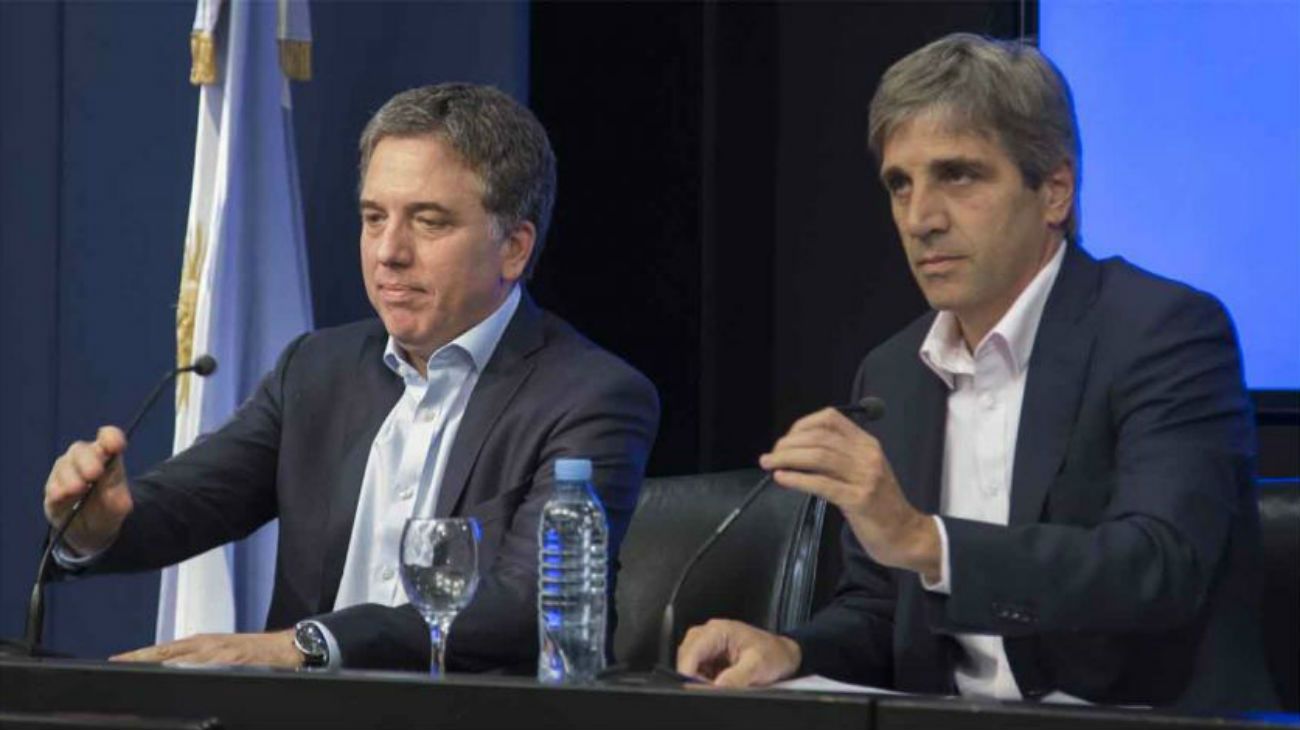 Luis Caputo dejó solo a Nicolás Dujovne y no viajó a Washington