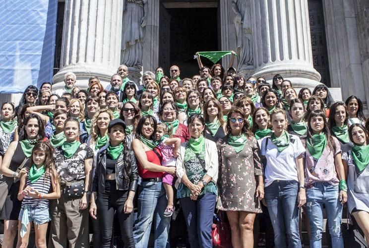 Actrices y políticas analizan qué sigue después del 8M