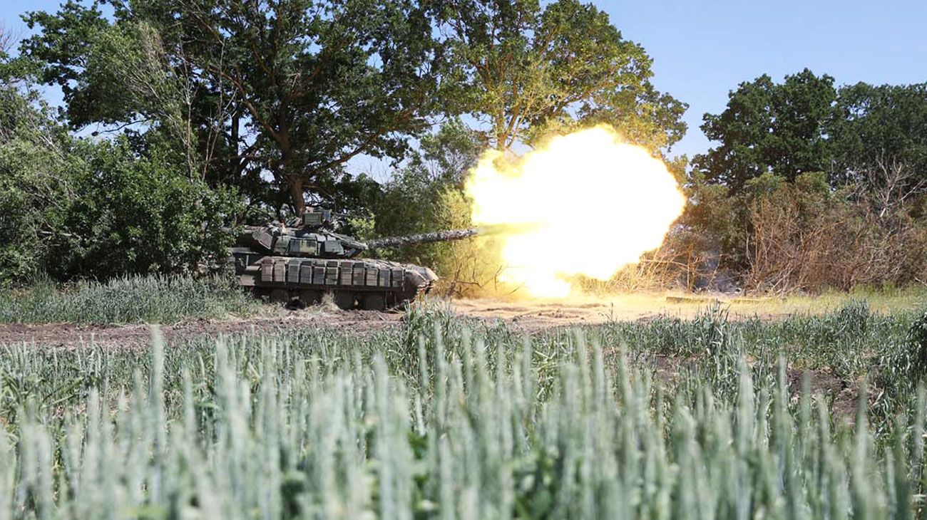El ejército ucraniano lanzó una contraofensiva y asegura que logró avances en el Donbás y en el sur