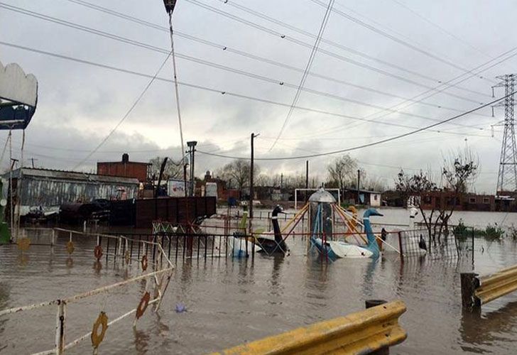 La tormenta provoca inundaciones y cortes de luz en varias zonas del país