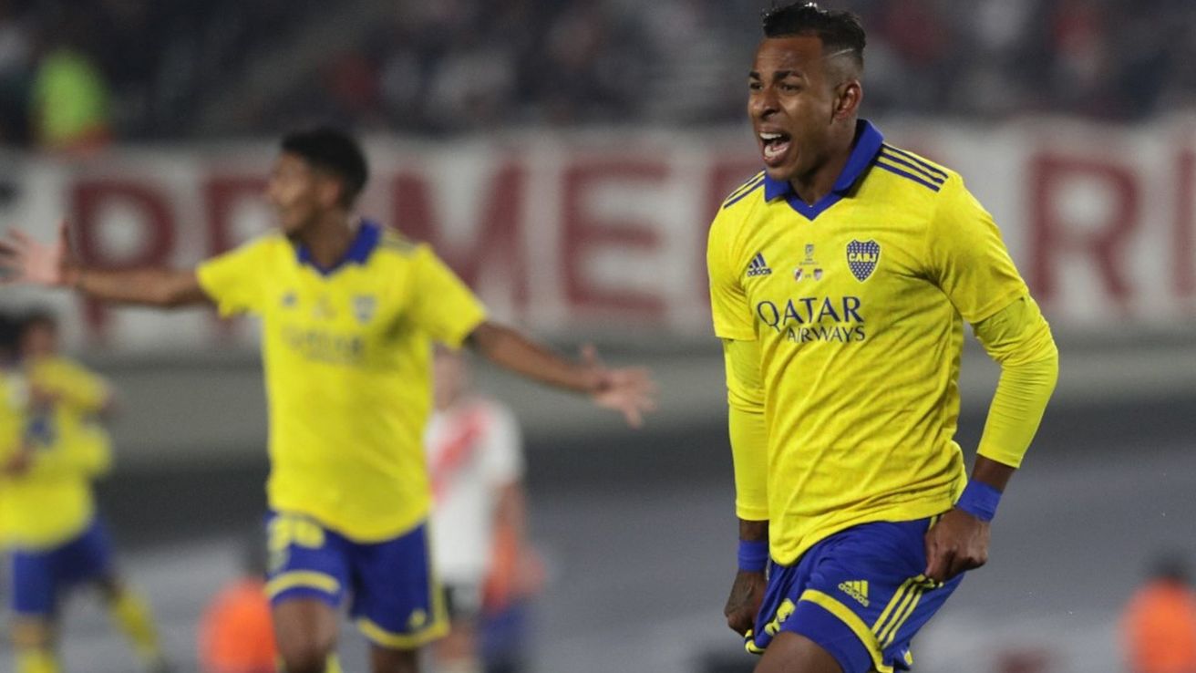 Boca se quedó con el Superclásico en su visita al Monumental